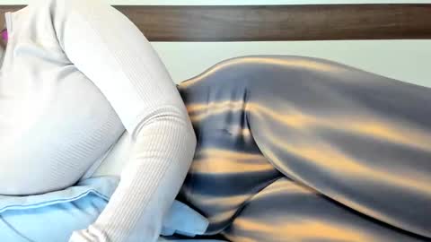 00ingrid00 online show from 02/20/25, 12:52