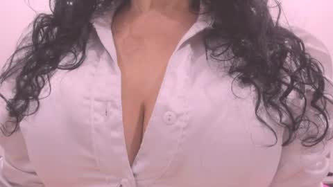 Snapshot of 00valeriasexxx chatting on 07/10/26, 02:05 Valeria online show from 07/10/26, 02:05