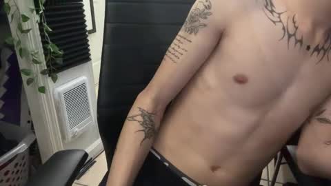 Snapshot of 10incock18 chatting on 02/26/26, 11:37 10incock18 online show from 02/26/26, 11:37