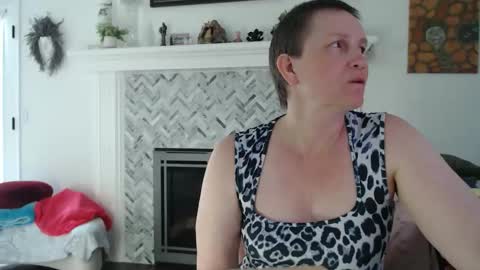 Aurora Willows online show from 04/21/26, 06:01