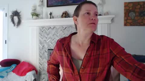 Snapshot of 11willowandjohn11 chatting on 04/25/26, 02:47 Aurora Willows online show from 04/25/26, 02:47