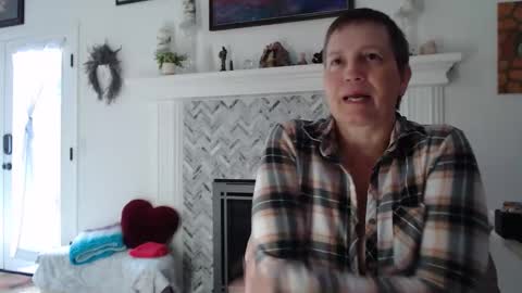 Snapshot of 11willowandjohn11 chatting on 05/20/26, 02:56 Aurora Willows online show from 05/20/26, 02:56