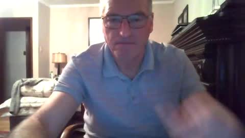 Snapshot of 123456ant chatting on 02/15/25, 10:42 123456ant online show from 02/15/25, 10:42