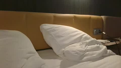 Snapshot of 123h0rny chatting on 01/15/25, 06:43 123h0rny online show from 01/15/25, 06:43