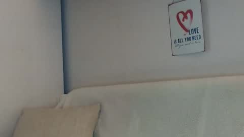 12ennie online show from 09/22/25, 06:04