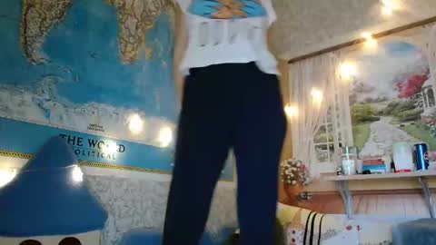 12ennie online show from 12/03/25, 06:54