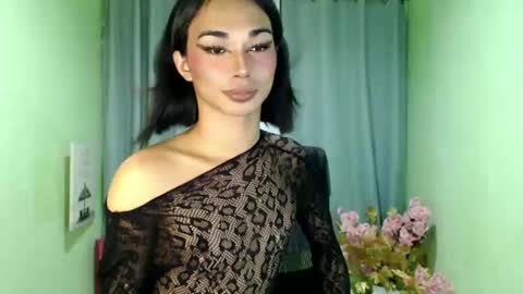 Snapshot of 18_nicole chatting on 01/27/25, 02:57 barbie online show from 01/27/25, 02:57