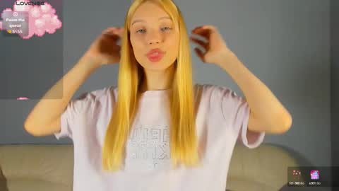 Kira online show from 10/09/25, 09:02