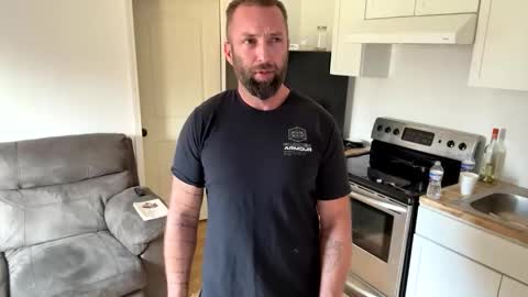 Snapshot of 1981thor chatting on 12/17/25, 06:14 1981thor online show from 12/17/25, 06:14