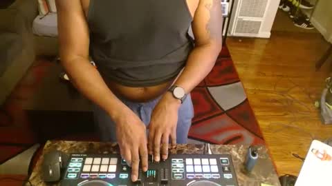 Snapshot of 19ericb68 chatting on 02/06/25, 05:35 Mr. E the BBC online show from 02/06/25, 05:35