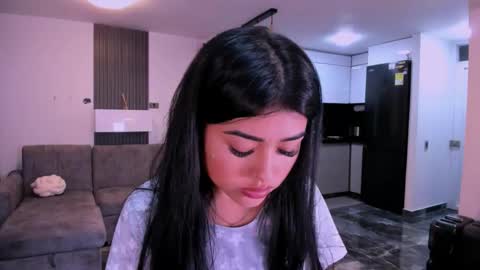 Snapshot of 1bonnie chatting on 09/09/25, 12:54 Hello soy bonnie online show from 09/09/25, 12:54