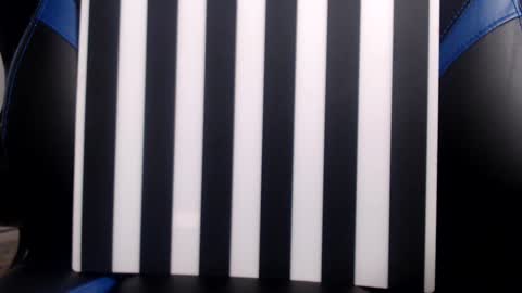 i erupt if you suck ur nipples 4 me and look at the camera while watching me online show from 03/09/25, 02:43