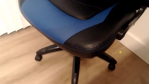 Snapshot of 1dad2plz chatting on 04/01/26, 12:06 i erupt if you suck ur nipples 4 me and look at the camera while watching me online show from 04/01/26, 12:06