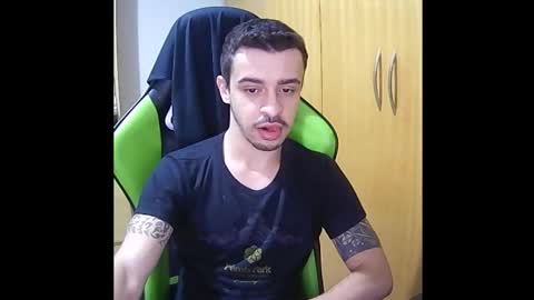 Snapshot of 1good_vibes1 chatting on 11/12/25, 04:35 1good_vibes1 online show from 11/12/25, 04:35