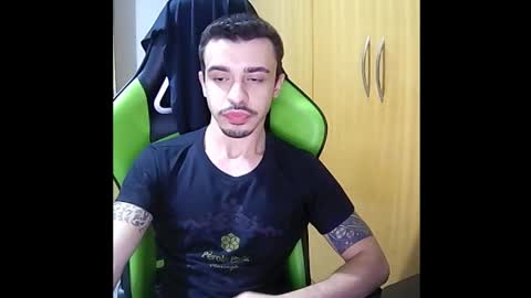 Snapshot of 1good_vibes1 chatting on 11/18/25, 04:17 1good_vibes1 online show from 11/18/25, 04:17