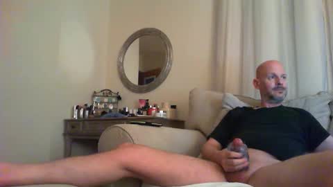 Snapshot of 1hotbaldguy chatting on 12/10/24, 11:30 1hotbaldguy online show from 12/10/24, 11:30