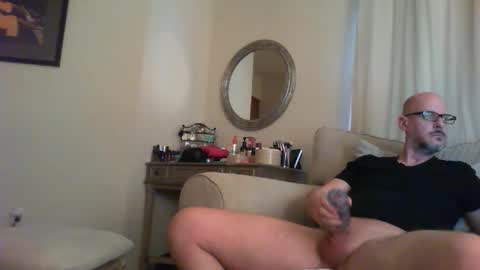 Snapshot of 1hotbaldguy chatting on 02/24/25, 10:47 1hotbaldguy online show from 02/24/25, 10:47