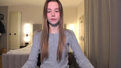 Lily 3 online show from 12/02/24, 06:54