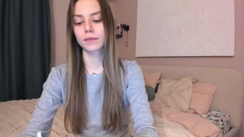 Lily 3 online show from 12/07/24, 08:49