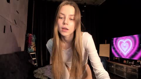 Lily 3 online show from 01/10/25, 06:06