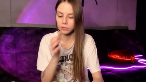 Lily 3 online show from 02/16/25, 08:55