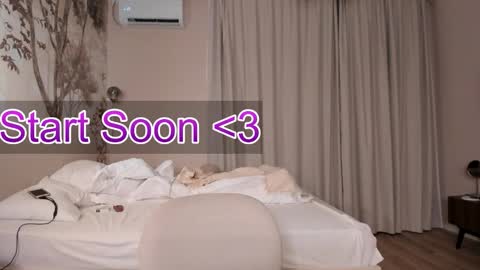 Snapshot of 1i1ypa1mer chatting on 11/22/25, 01:15 Lily 3 online show from 11/22/25, 01:15