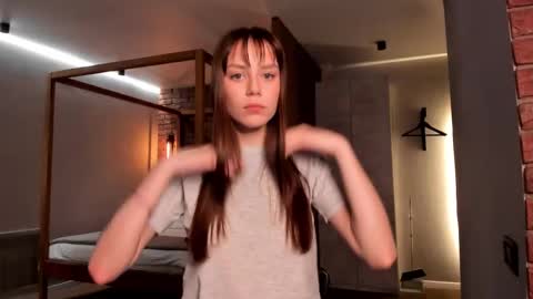 Snapshot of 1i1ypa1mer chatting on 02/27/26, 06:52 Lily 3 online show from 02/27/26, 06:52