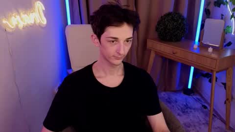 Max online show from 03/19/26, 10:25