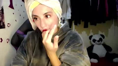 Snapshot of 1kandylove chatting on 09/16/25, 02:34 1kandylove online show from 09/16/25, 02:34