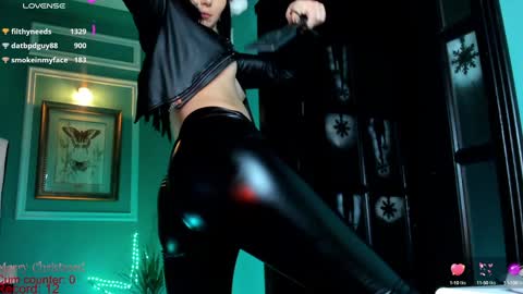 Moona  online show from 12/24/24, 10:49