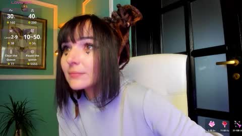 Moona  online show from 09/30/25, 03:39