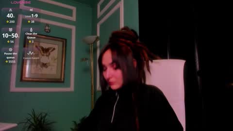 Moona  online show from 12/17/25, 03:29