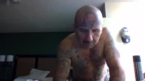 Snapshot of 1nastya8 chatting on 12/17/25, 01:22 TheShyOne18 online show from 12/17/25, 01:22