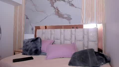 Snapshot of 1naughty_milf chatting on 06/21/26, 03:03 Luisa online show from 06/21/26, 03:03