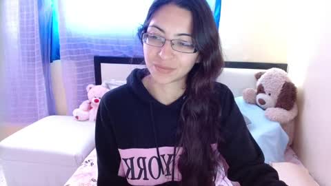 Snapshot of 1sasha_grey__1 chatting on 12/24/24, 06:17 paola online show from 12/24/24, 06:17