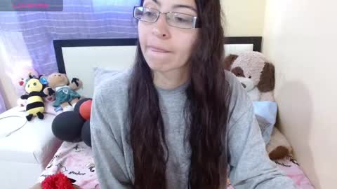 Snapshot of 1sasha_grey__1 chatting on 03/01/25, 06:32 paola online show from 03/01/25, 06:32