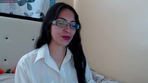paola online show from 04/15/26, 06:04