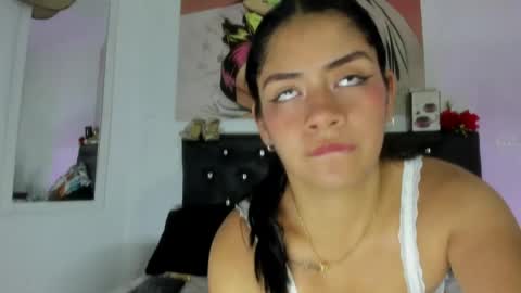 Snapshot of 1sweetvaleria1 chatting on 05/26/26, 01:01 1sweetvaleria1 online show from 05/26/26, 01:01
