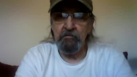 Snapshot of 1valentine chatting on 06/13/26, 02:15 1valentine online show from 06/13/26, 02:15