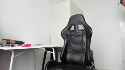 Snapshot of 200gentleman chatting on 12/05/24, 01:38 Henk online show from 12/05/24, 01:38