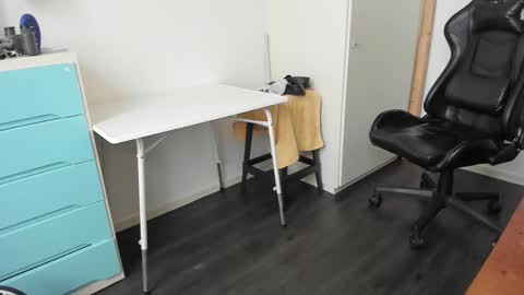 Snapshot of 200gentleman chatting on 02/20/25, 01:19 Henk online show from 02/20/25, 01:19