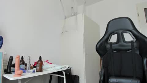 Snapshot of 200gentleman chatting on 09/14/25, 12:37 Henk online show from 09/14/25, 12:37