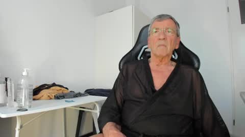 Henk online show from 04/19/26, 06:21