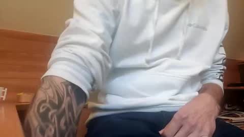 22_acacia_avenue online show from 04/22/26, 08:39