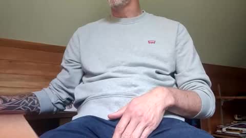 Snapshot of 22_acacia_avenue chatting on 05/11/26, 12:44 22_acacia_avenue online show from 05/11/26, 12:44