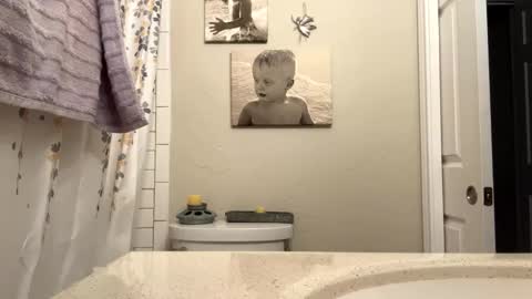 Snapshot of 22bigelo2316 chatting on 02/24/25, 12:16 22bigelo2316 online show from 02/24/25, 12:16