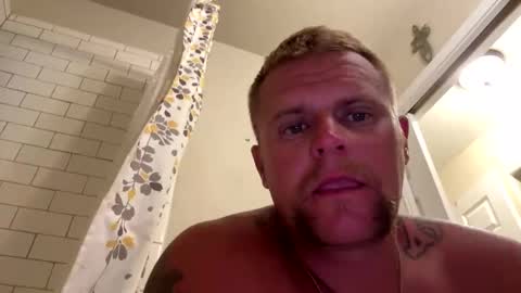 Snapshot of 22bigelo2316 chatting on 10/16/25, 01:28 22bigelo2316 online show from 10/16/25, 01:28