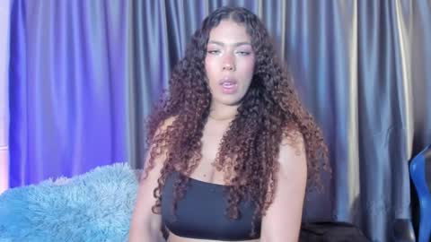 Snapshot of 22emma_ chatting on 04/13/26, 01:33 EMMA online show from 04/13/26, 01:33