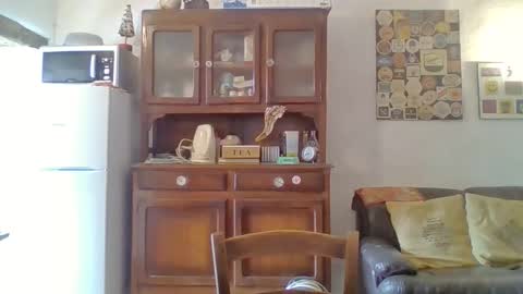 22esserre online show from 10/09/25, 11:08