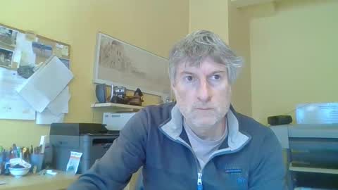22esserre online show from 05/11/26, 02:45